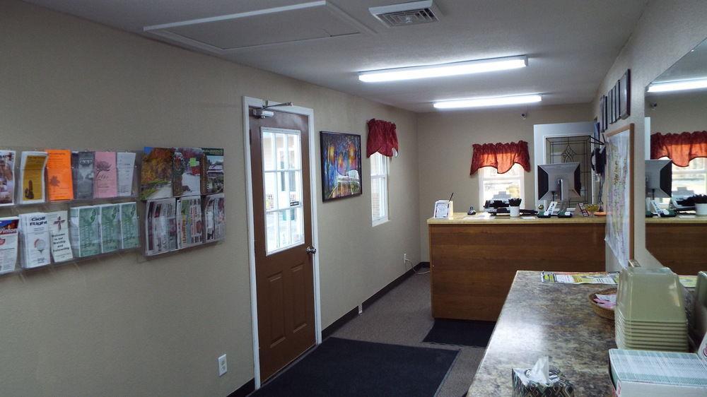 Modern Motel Vinton Exterior photo